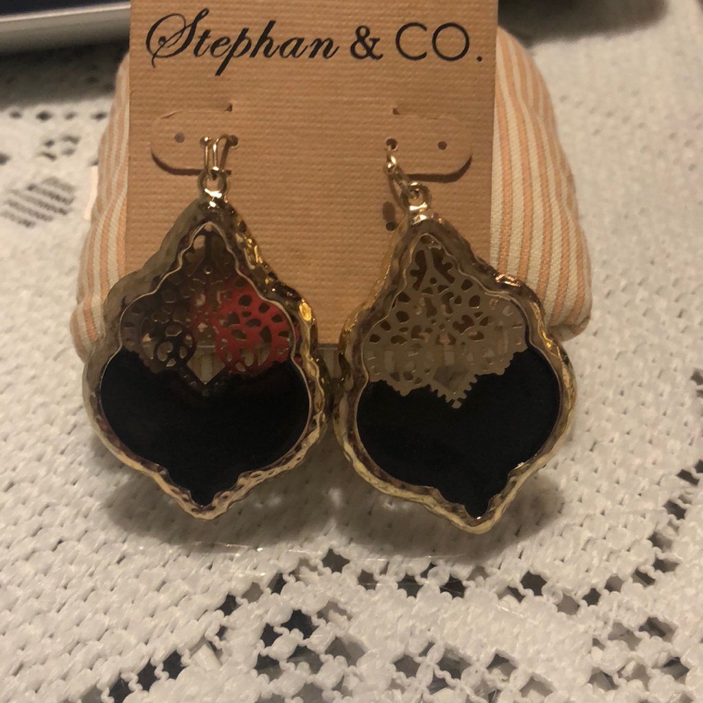Stephan & Co Filigree Hook Earrings